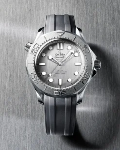 42 mm, acciaio su cinturino in caucciù