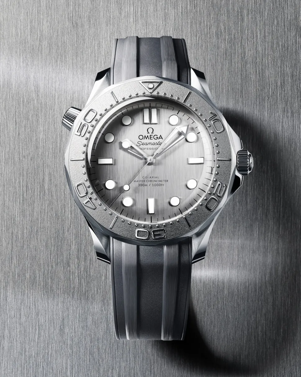 42 mm, acciaio su cinturino in caucciù