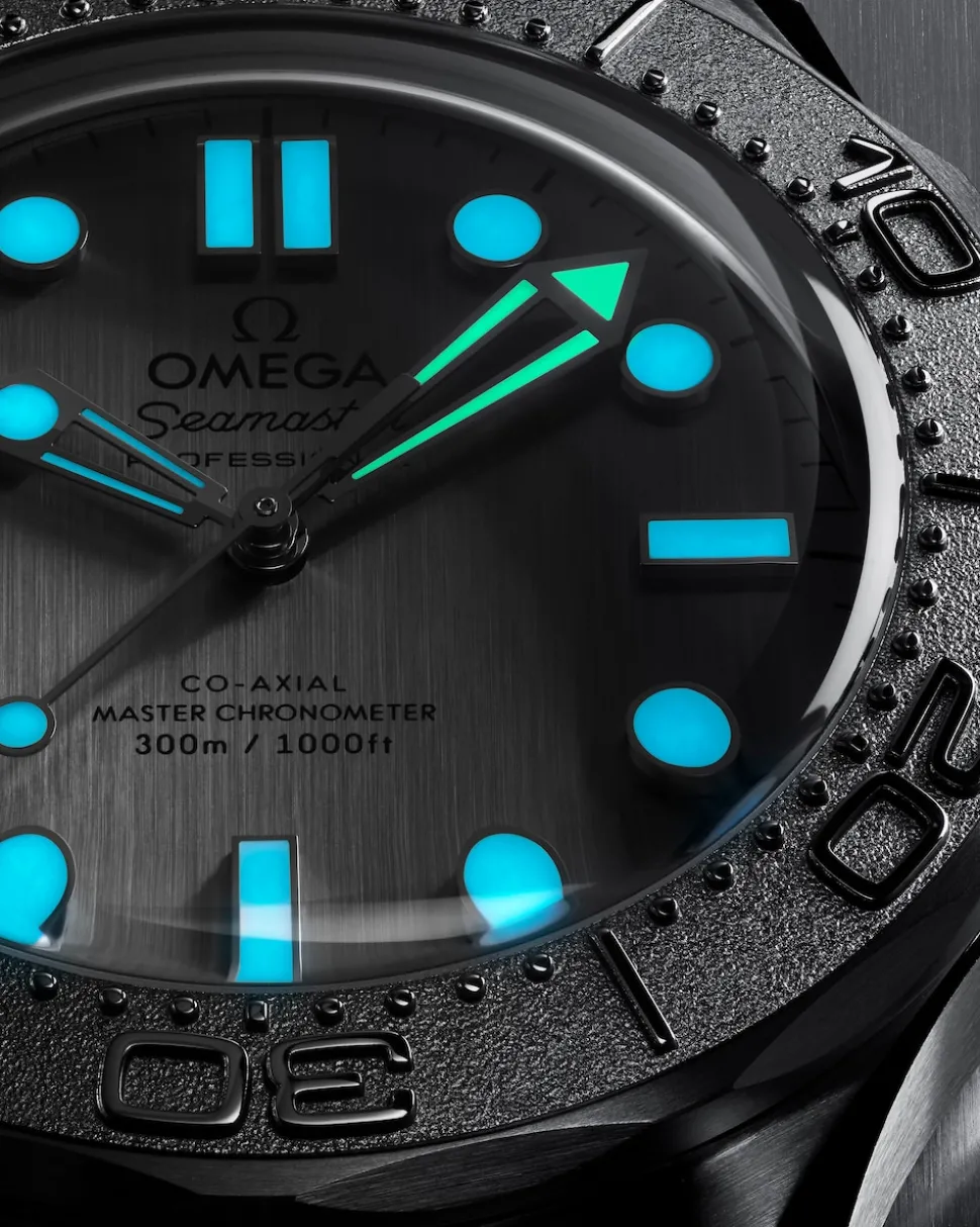 42 mm, acciaio su cinturino in caucciù