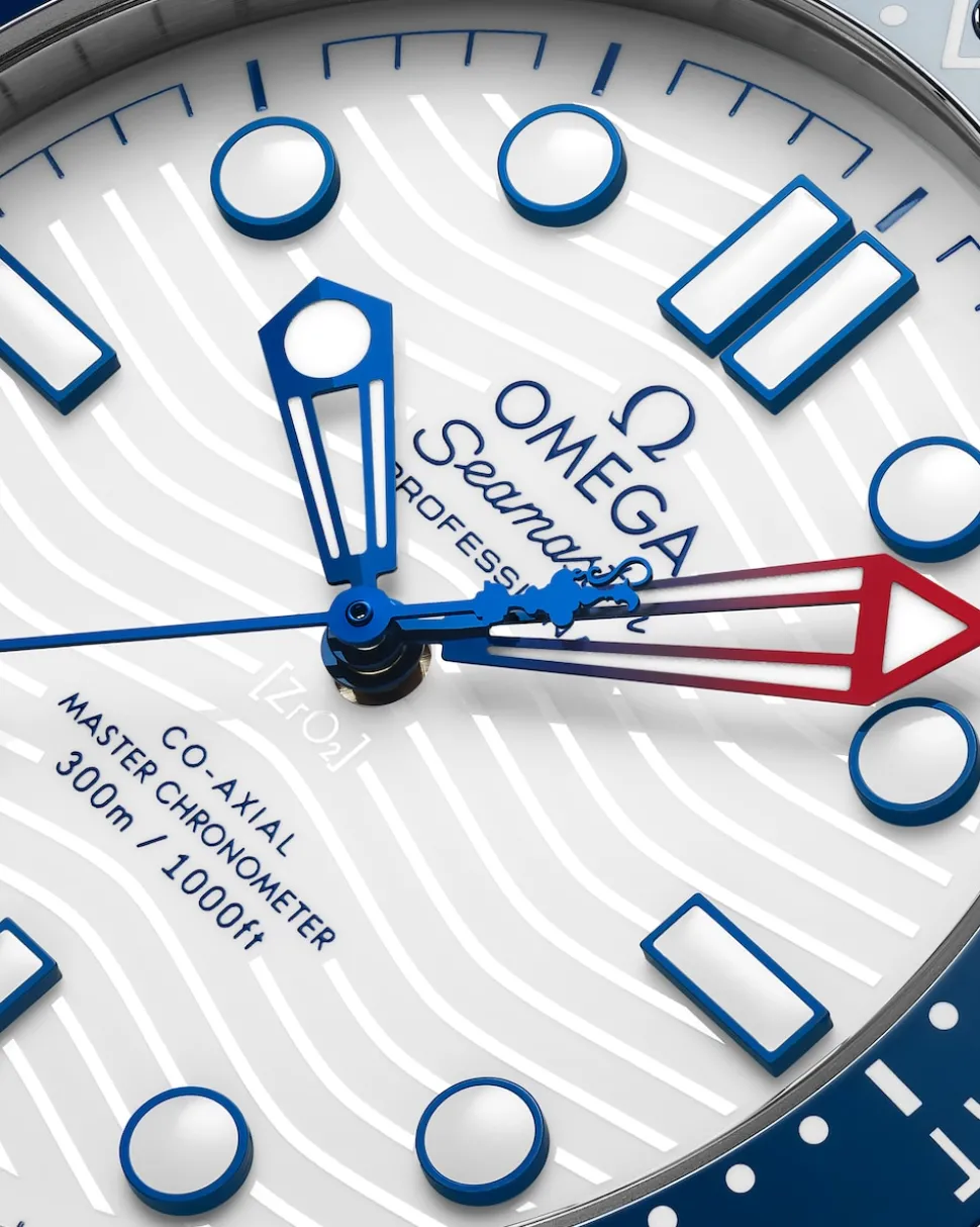 42 mm, acciaio su cinturino in caucciù