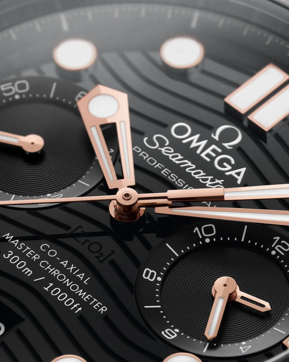 44 mm, acciaio‑oro Sedna™ su cinturino in caucciù