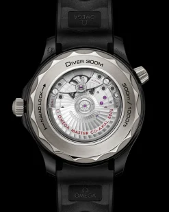 43,5 mm, ceramica nera su cinturino in caucciù