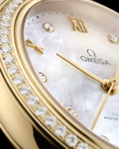 34 mm, oro giallo su cinturino di pelle
