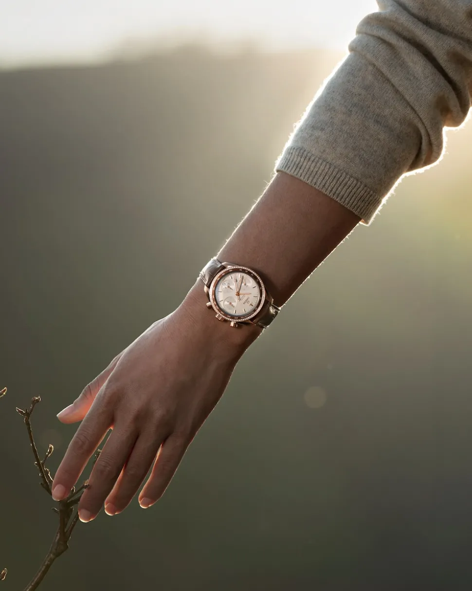 38 mm, oro Sedna™ su cinturino di pelle