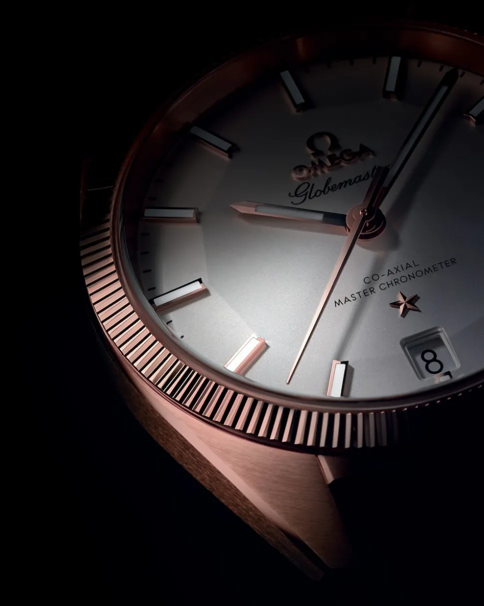 39 mm, oro Sedna™ su cinturino di pelle