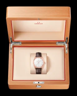 39 mm, oro Sedna™ su cinturino di pelle