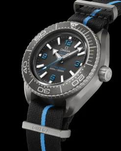 45,5 mm, titanio su cinturino NATO